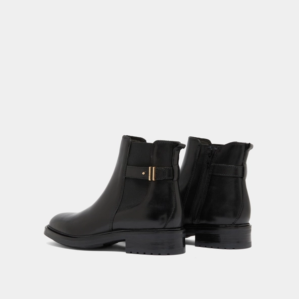 Boots basses &agrave; talons crant&eacute;s en cuir noir | GABIN | Jonak