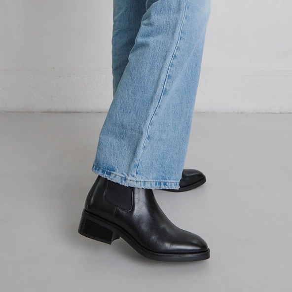Boots à élastiques en cuir noir | GABRIELLE | Jonak