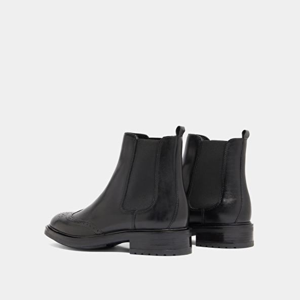 Boots basses à élastiques et détails ajourés en cuir noir | GADDY | Jonak