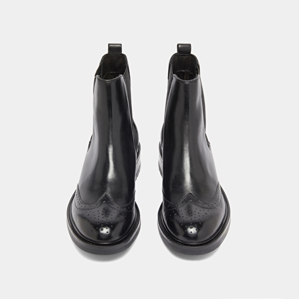 Boots basses à élastiques et détails ajourés en cuir noir | GADDY | Jonak