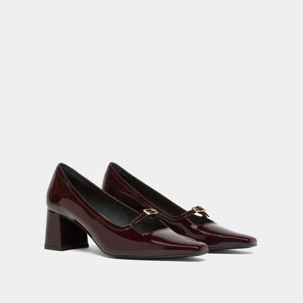 Babies à talons et bouts pointus en vernis bordeaux | DIOLA | Jonak