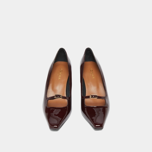 Babies à talons et bouts pointus en vernis bordeaux | DIOLA | Jonak