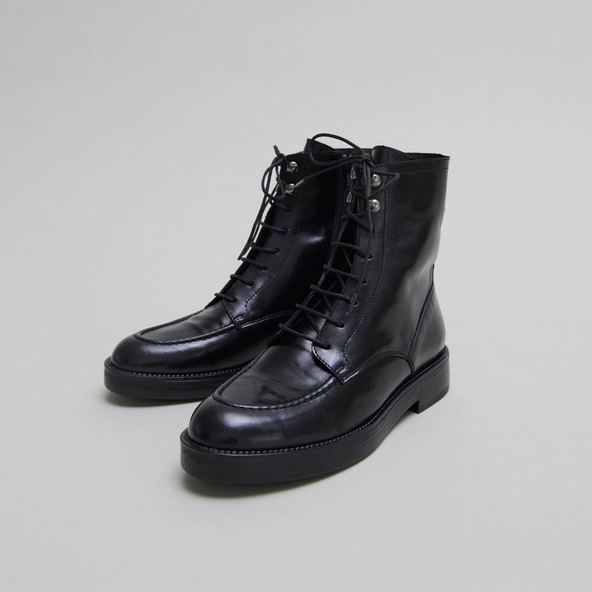 Boots &agrave; lacets en cuir noir | ALIDA | Jonak