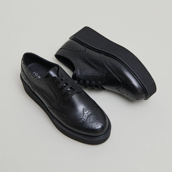 Derbies compens&eacute;es en cuir noir | ADRIELLE | Jonak