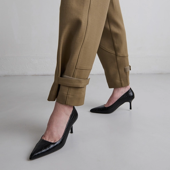 Escarpins &agrave; bouts pointus en cuir reptile noir | DUNDEE | Jonak