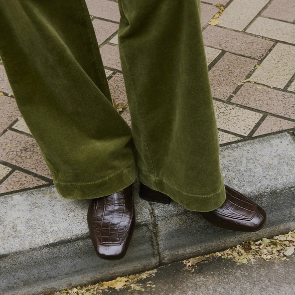Mocassins &agrave; bouts arrondis en cuir reptile marron | DYNAMIC | Jonak