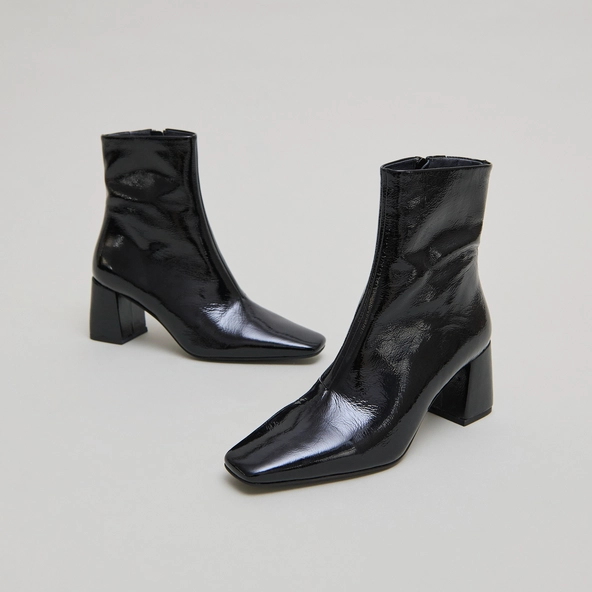 Bottines à bouts pointus en vernis plissé noir | DALIBAR | Jonak