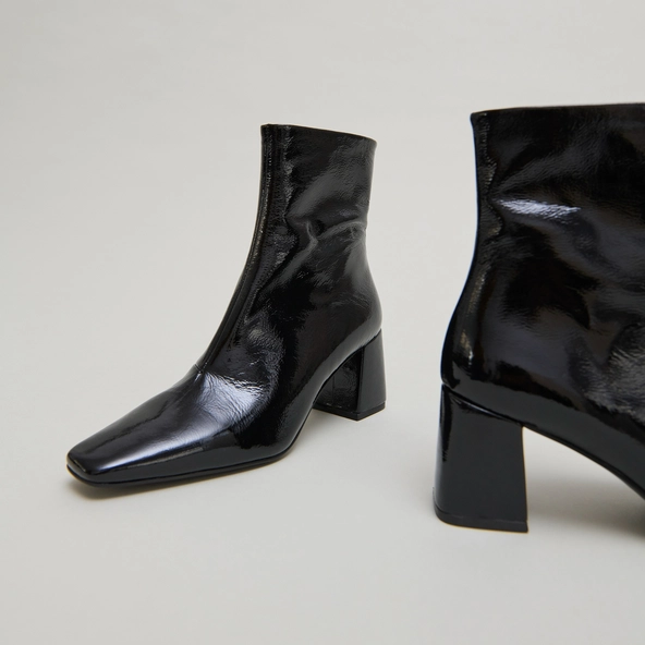 Bottines à bouts pointus en vernis plissé noir | DALIBAR | Jonak