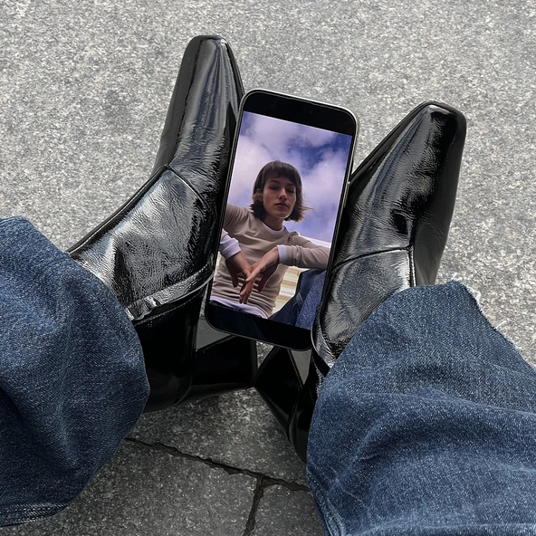 Bottines à bouts pointus en vernis plissé noir | DALIBAR | Jonak