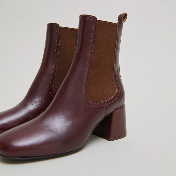 Bottines à talons et élastiques en cuir marron | DENON | Jonak