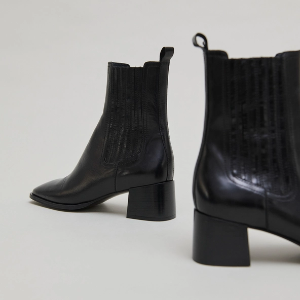 Bottines à fronces en cuir noir | DINGO | Jonak