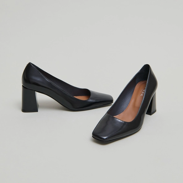 Escarpins à larges talons en cuir glacé noir | DODEME | Jonak
