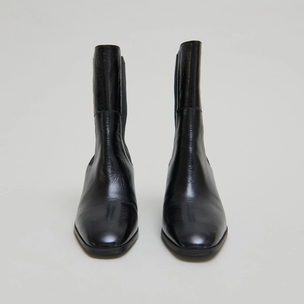 Bottines à élastiques en cuir brillant noir | DUCHA | Jonak
