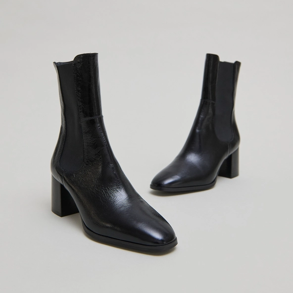 Bottines à élastiques en cuir brillant noir | DUCHA | Jonak