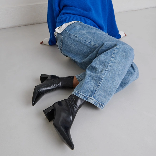 Bottines à larges talons en cuir noir | DYONISOS | Jonak