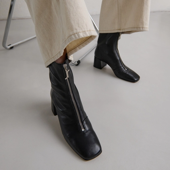 Bottines à fermetures éclairs avant en cuir noir | AMARYLLIS | Jonak