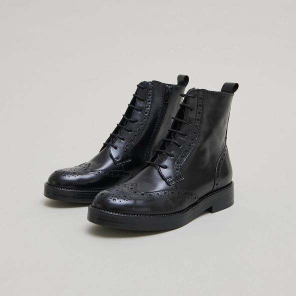 Boots à lacets en cuir noir | ARI | Jonak