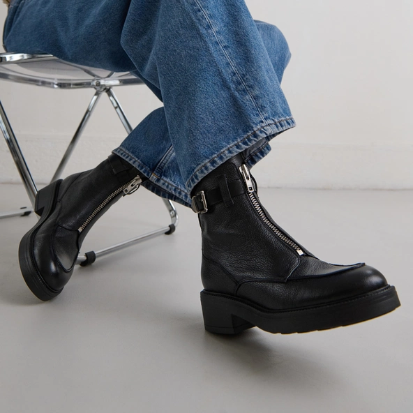 Boots à fermetures éclairs en cuir grainé et cuir noirs | ARIO | Jonak