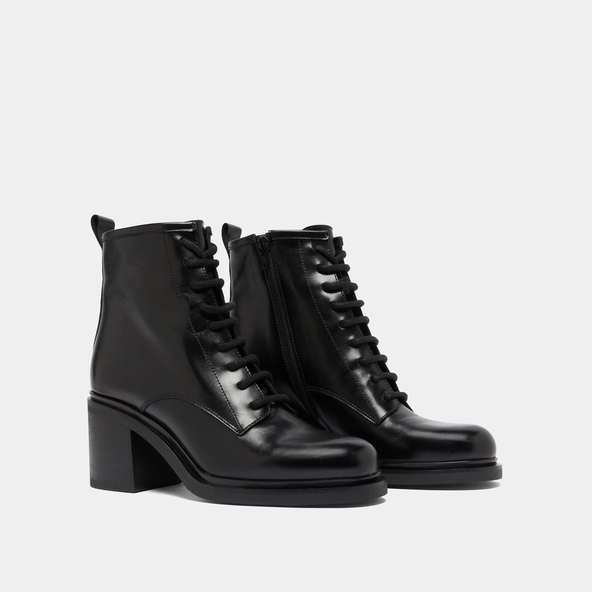 Boots &agrave; talons et &agrave; lacets en cuir noir | DUPLEX | Jonak