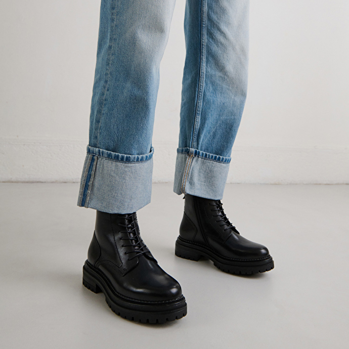 Boots à lacets et semelles crantées en cuir noir | ADALICE | Jonak