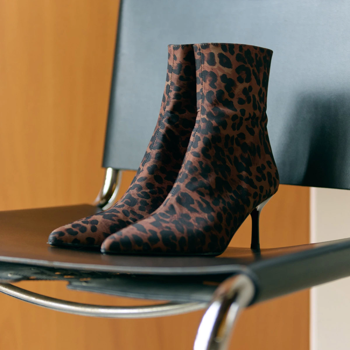 Bottines &agrave; bouts pointus en textile l&eacute;opard | DIEM | Jonak