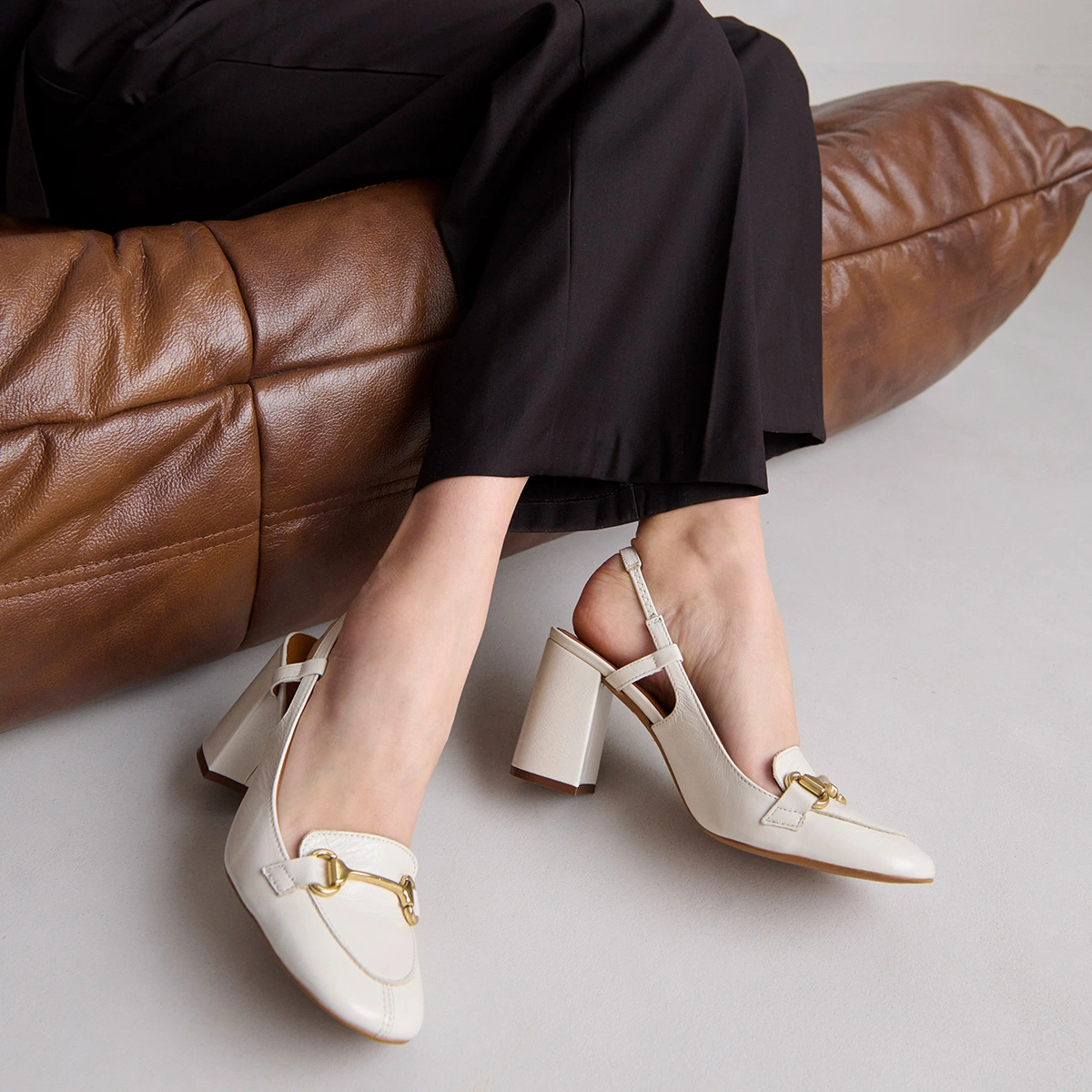 Slingbacks à mors dorés en cuir vieilli écru | BASEL | Jonak