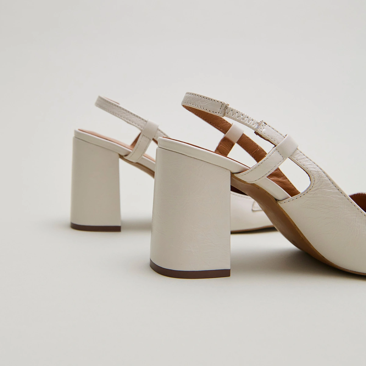 Slingbacks à mors dorés en cuir vieilli écru | BASEL | Jonak