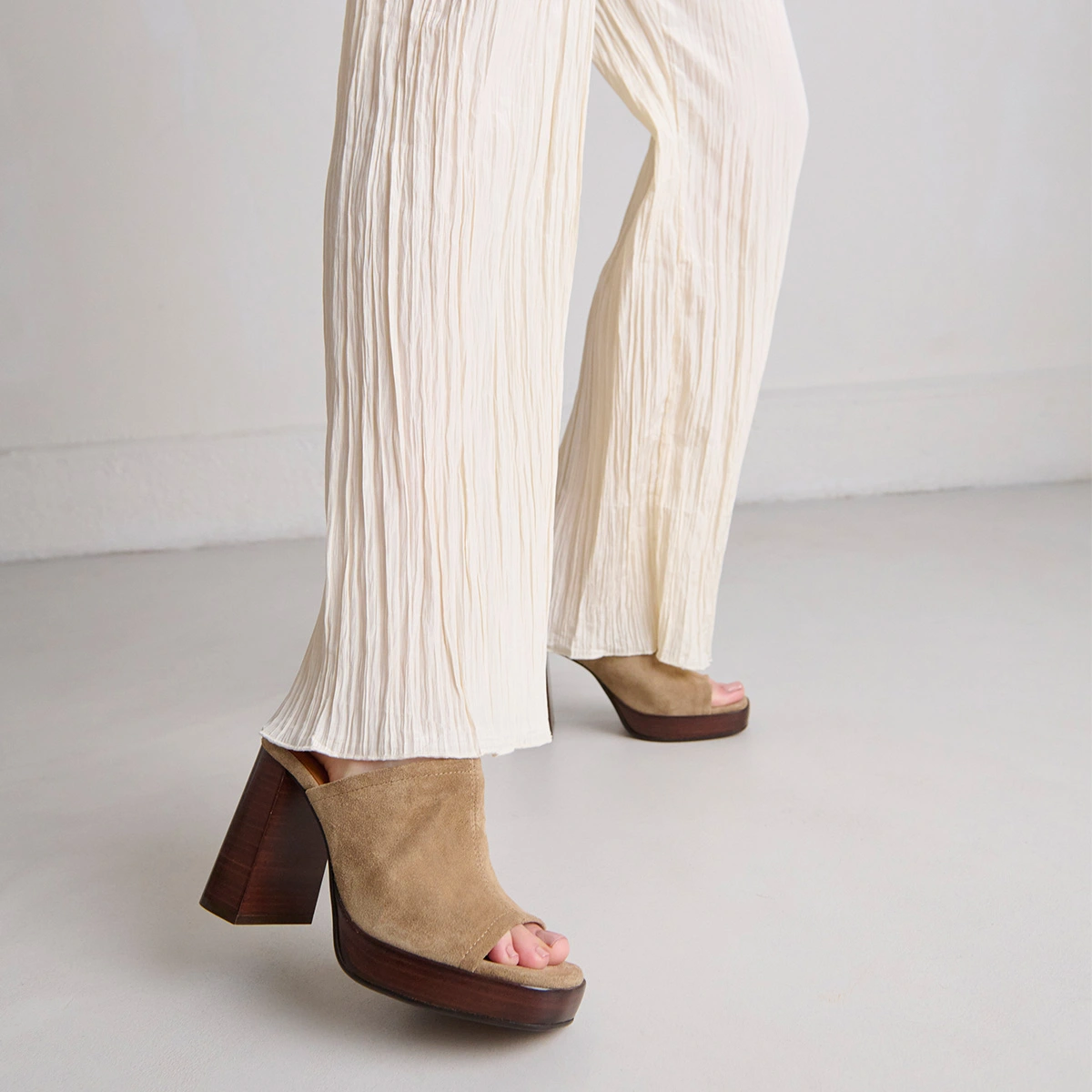 Mules à talons en croute taupe | BAYA | Jonak