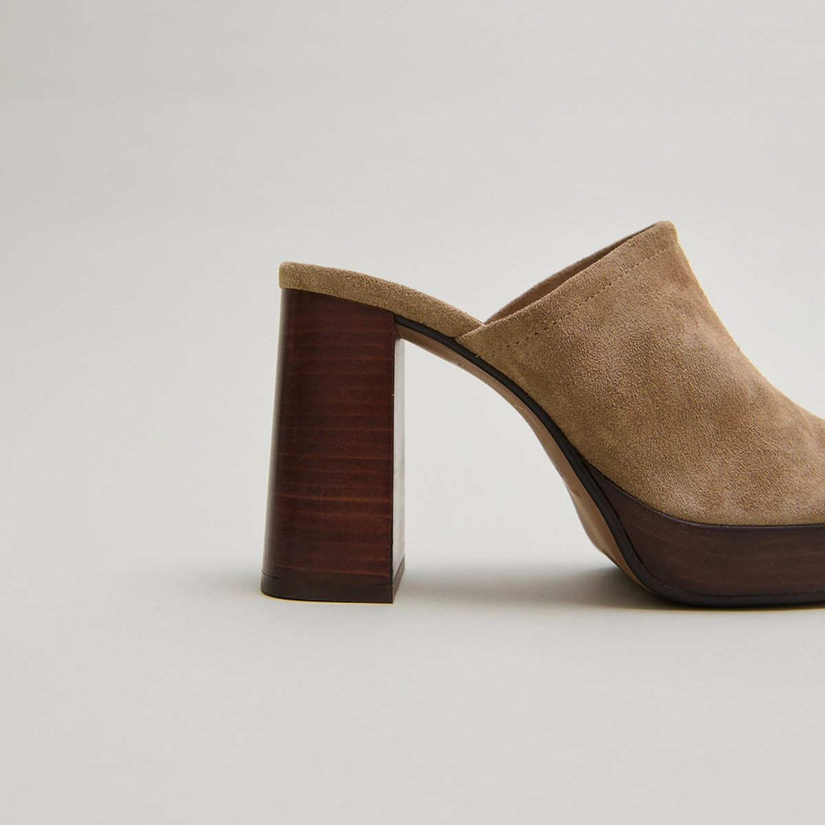 Mules à talons en croute taupe | BAYA | Jonak