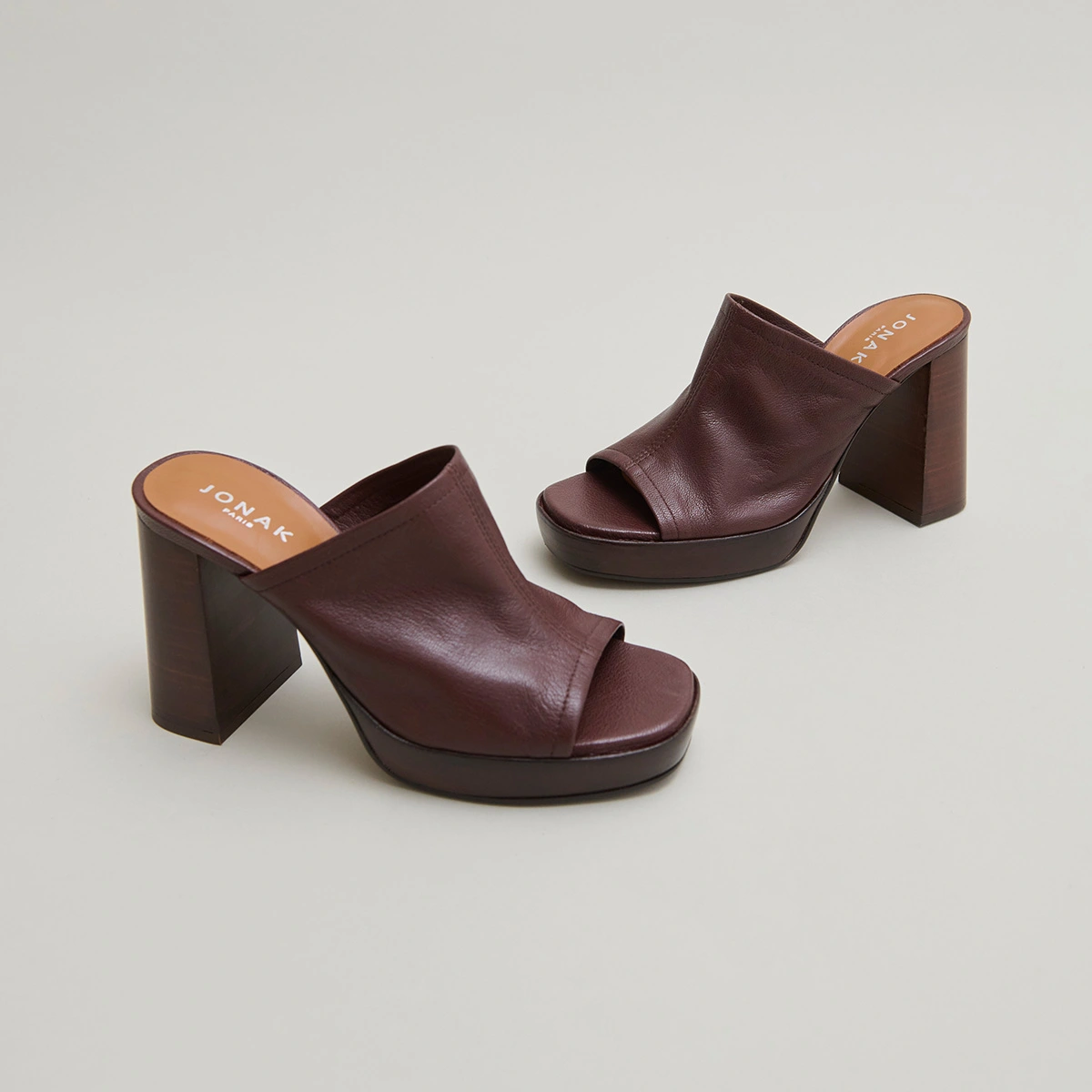 Mules &agrave; talons en cuir marron | BAYA | Jonak