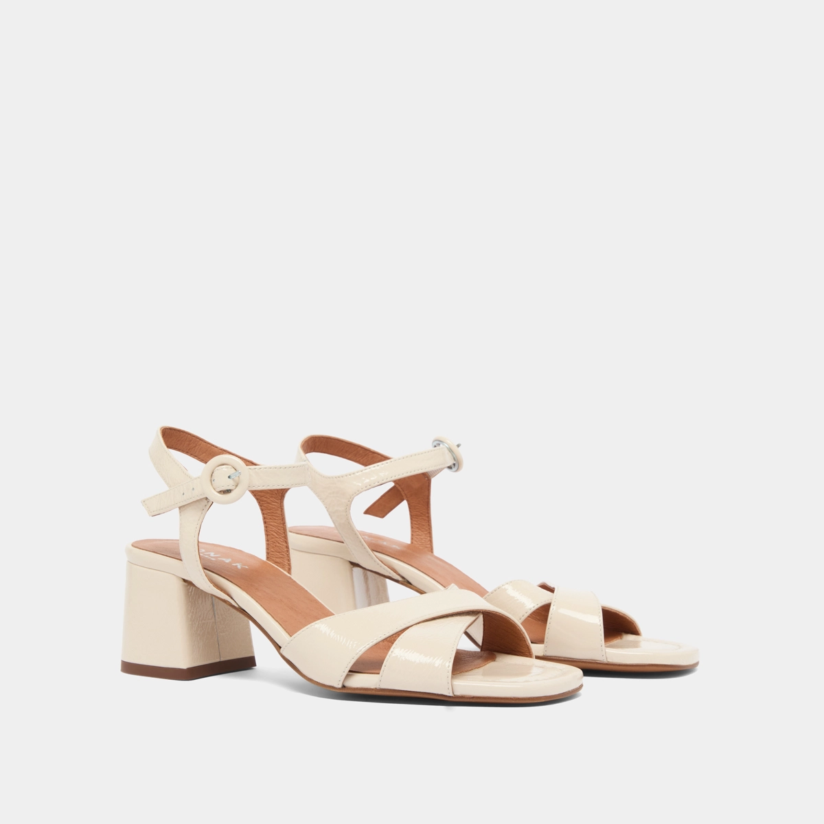 Sandales à talons en vernis plissé écru | BRIELLA | Jonak