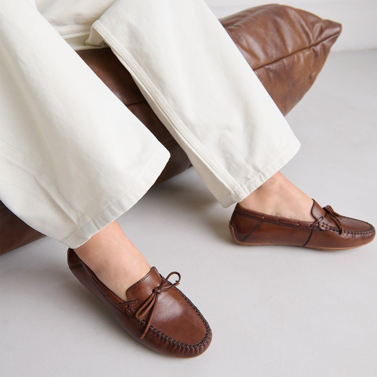 Mocassins froncés à lacets en cuir cognac | ANGELIQUE | Jonak