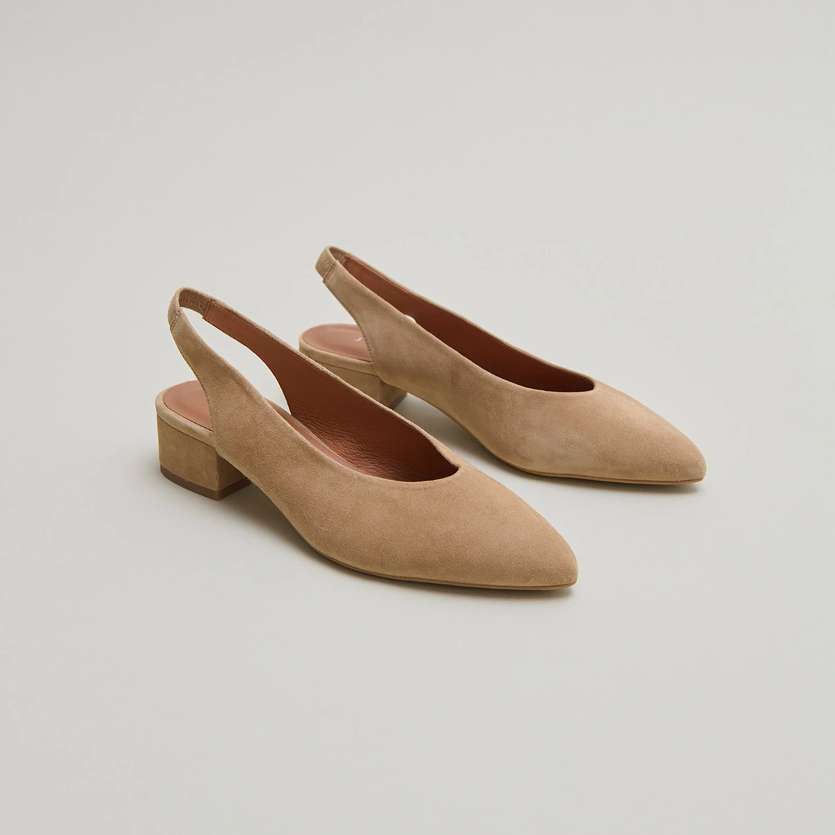 Ballerines à bouts arrières ouverts en velours camel | VINCE | Jonak
