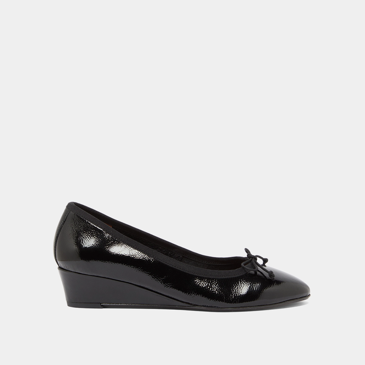 Ballerines compensées en vernis plissé noir | AIRELLE | Jonak