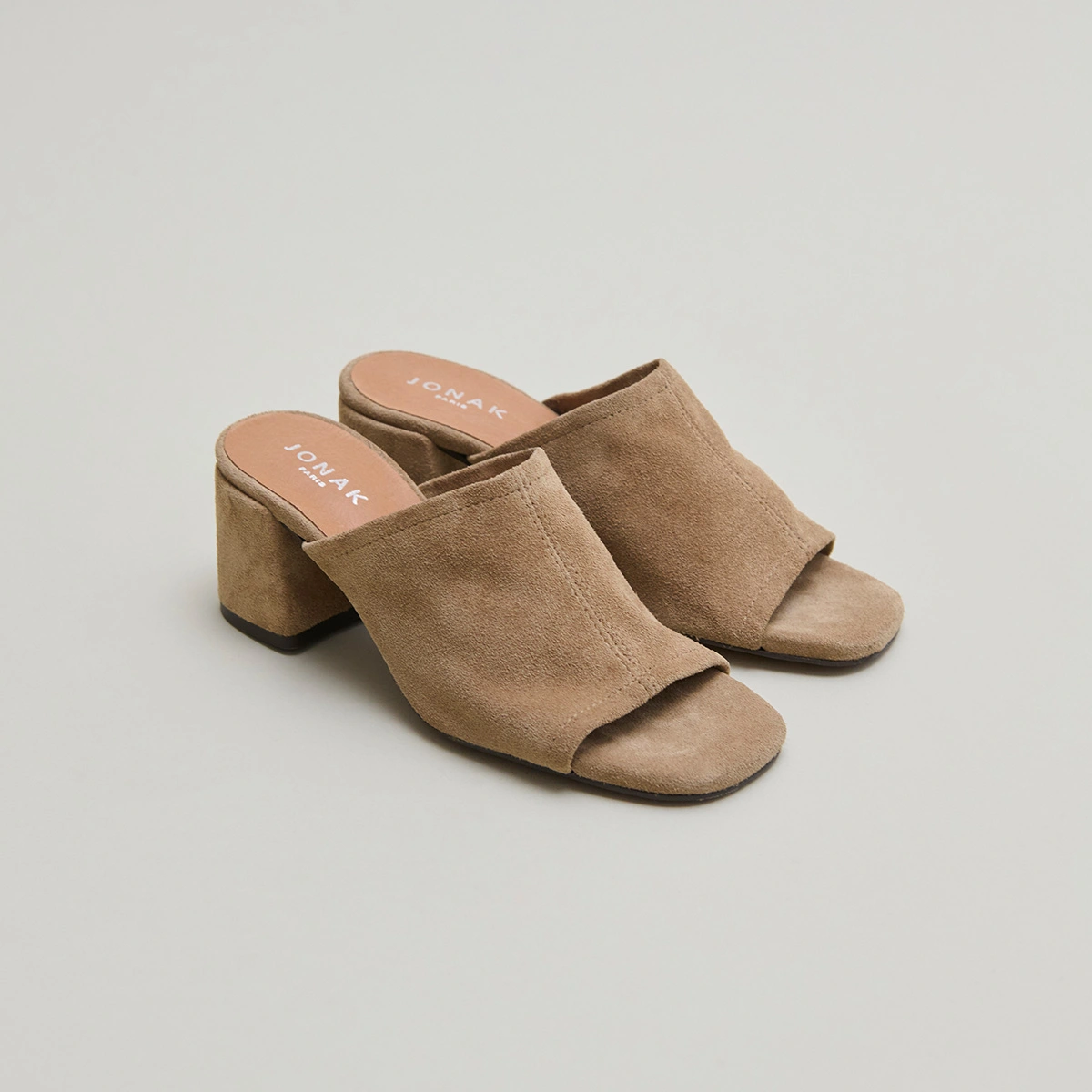 Mules à talons et bouts ouverts en croûte taupe | BUTTERFLY | Jonak