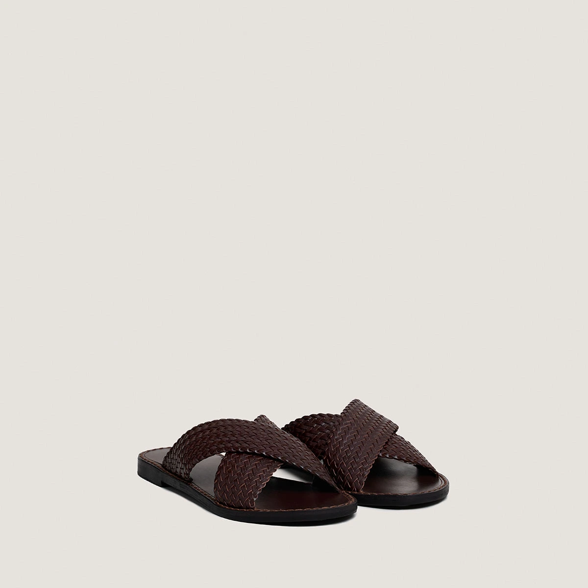 Nu-pieds &agrave; brides larges entrecrois&eacute;es... en cuir marron fonc&eacute; | WITCH | Jonak