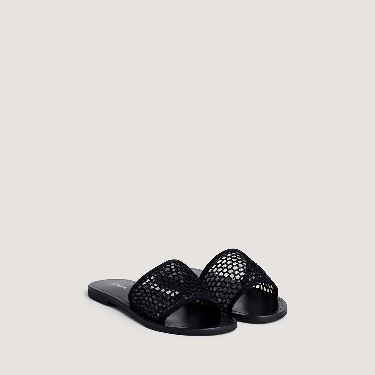 Nu-pieds &agrave; d&eacute;tails ajour&eacute;s en mesh et velours noirs | WAW | Jonak