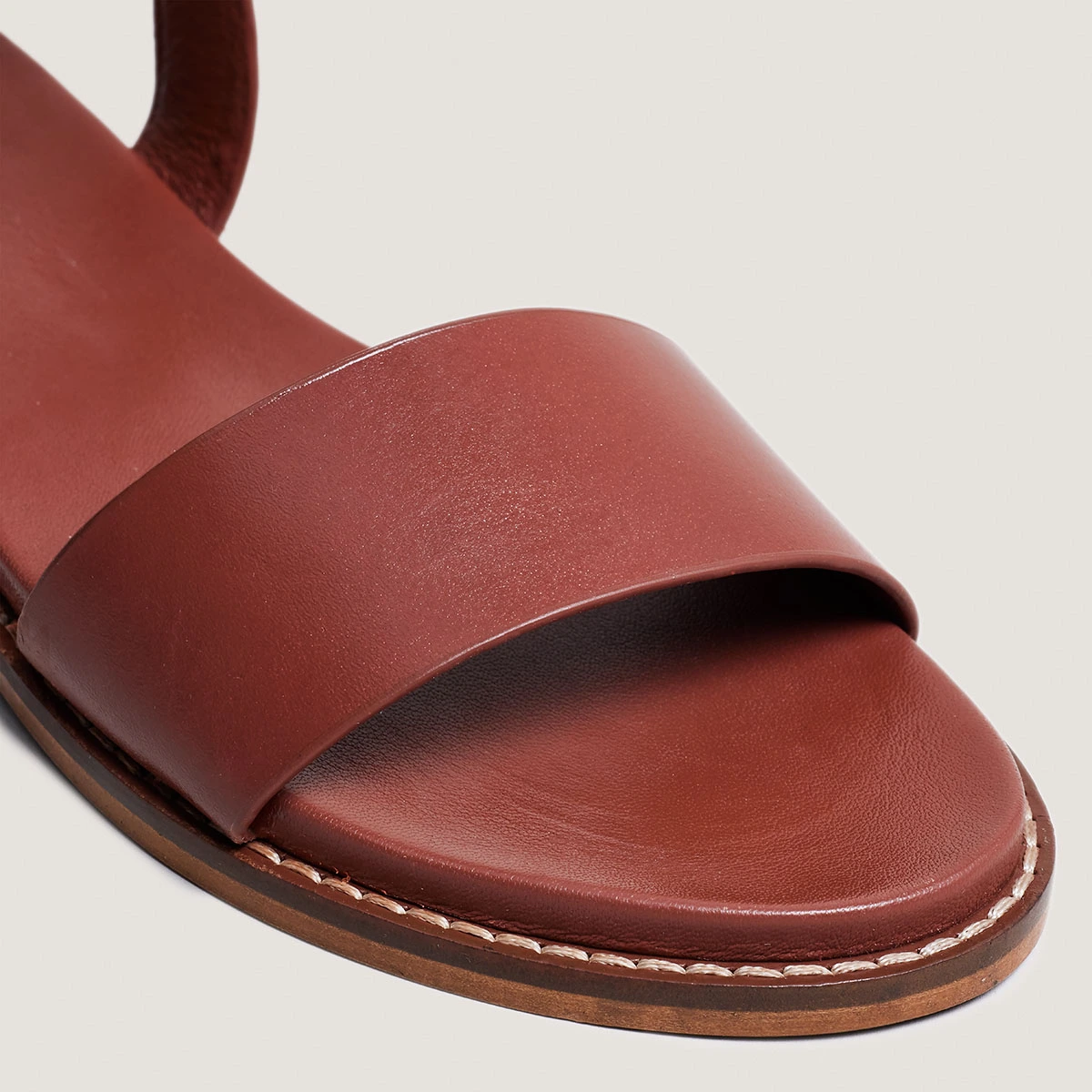 Sandales à brides et boucles ajustables en cuir cognac | WIK | Jonak