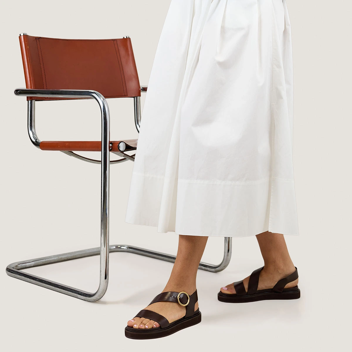 Sandales à brides larges en cuir marron foncé | WASH | Jonak