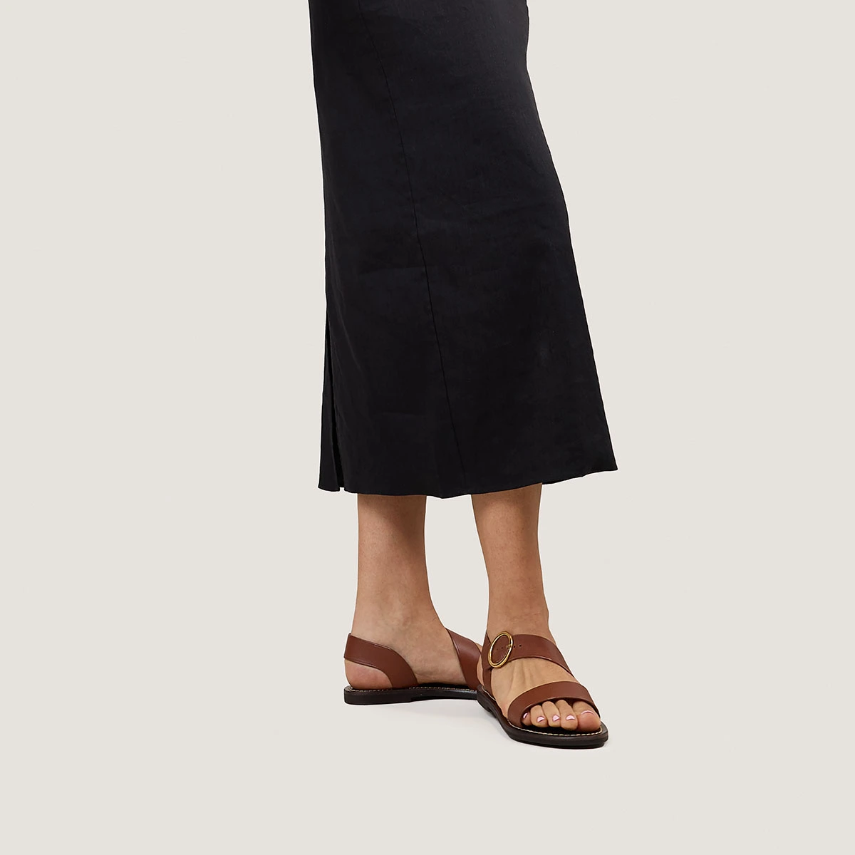Sandales à brides larges et boucles ajus... en cuir cognac | WELBI | Jonak