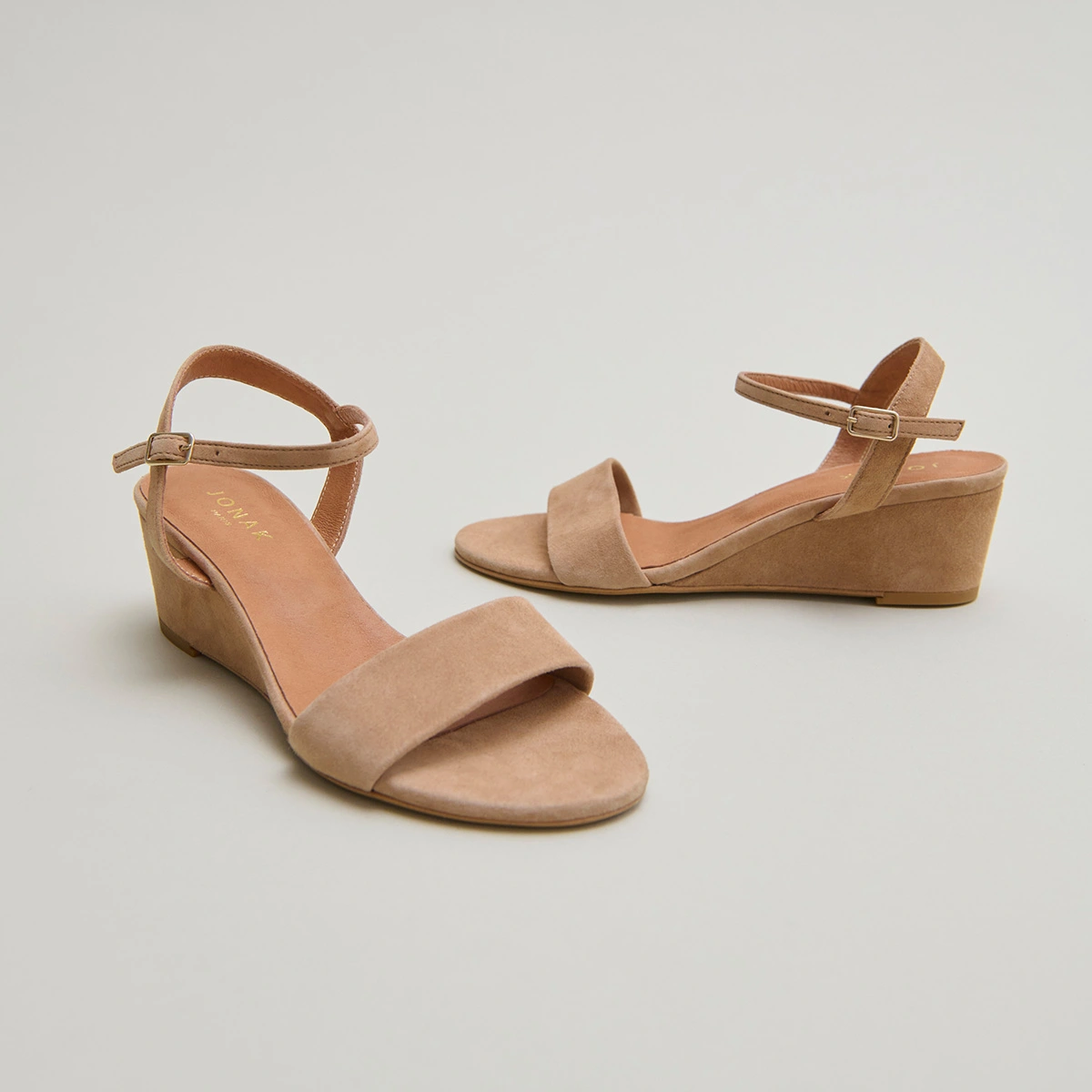 Sandales compensées en velours camel | AGRUME | Jonak