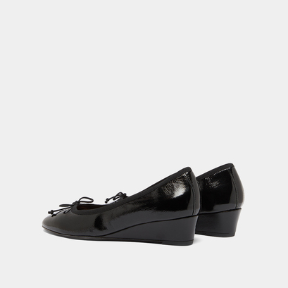 Ballerines compensées en vernis plissé noir | AIRELLE | Jonak