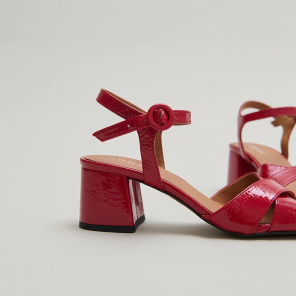 Sandales à talons en vernis plissé rouge | BRIELLA | Jonak
