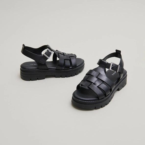 Sandales à semelles crantées en cuir noir | ANASTASIA | Jonak