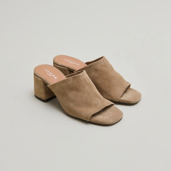 Mules à talons et bouts ouverts en croûte taupe | BUTTERFLY | Jonak