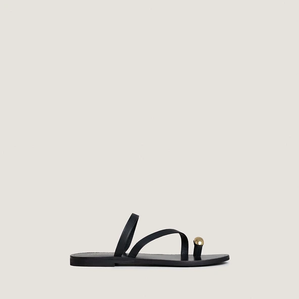 Sandales à brides fines et détails doré... en cuir noir | WIFE | Jonak