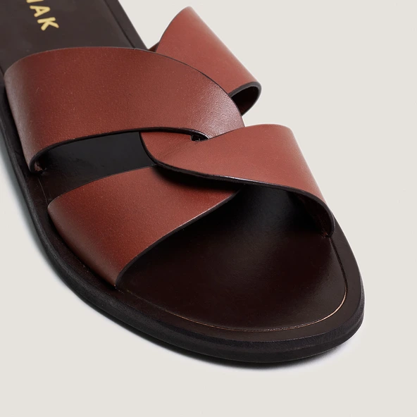 Nu-pieds &agrave; brides larges entrecrois&eacute;es... en cuir cognac | WINKO | Jonak