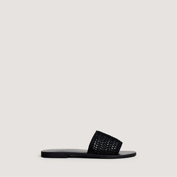 Nu-pieds &agrave; d&eacute;tails ajour&eacute;s en mesh et velours noirs | WAW | Jonak
