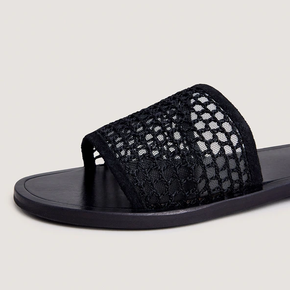 Nu-pieds &agrave; d&eacute;tails ajour&eacute;s en mesh et velours noirs | WAW | Jonak