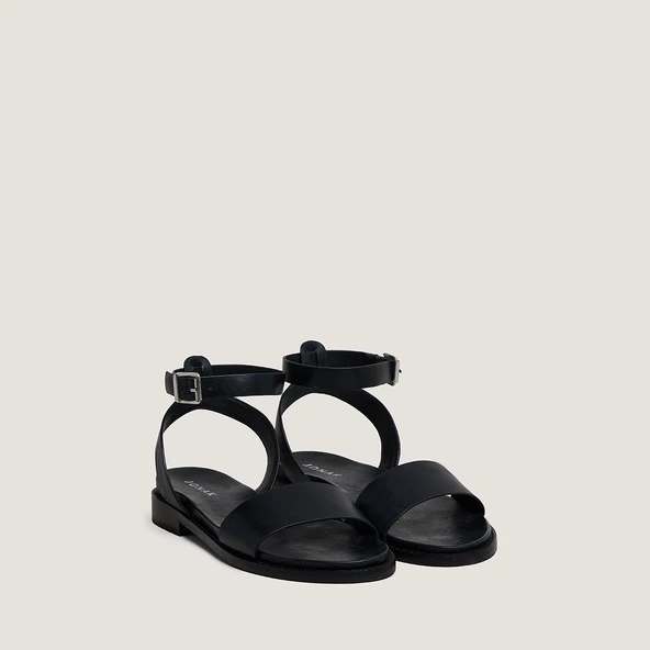 Sandales à brides et boucles ajustables en cuir noir | WIK | Jonak